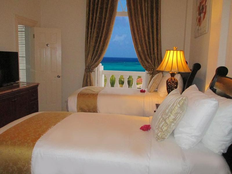 Ocean West Boutique Hotel Nassau Eksteriør bilde